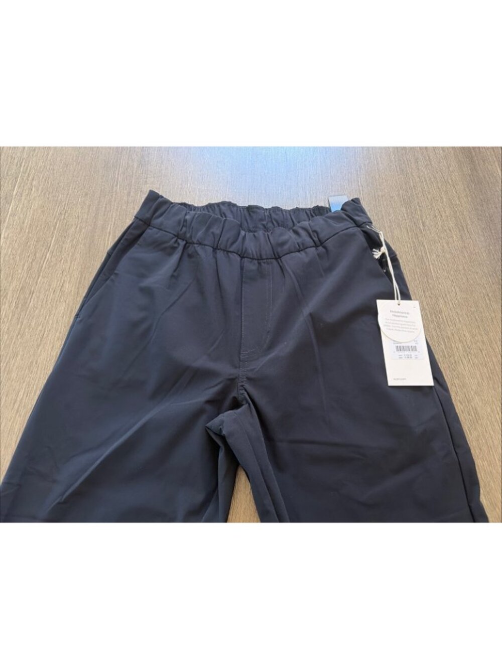 NWT Women’s Vuori Miles Ankle Pant Color Black, Size XS New - Picture 3 of 7